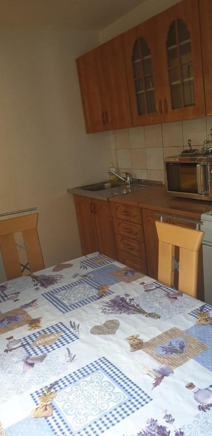Apartments Kore วีร์ ภายนอก รูปภาพ